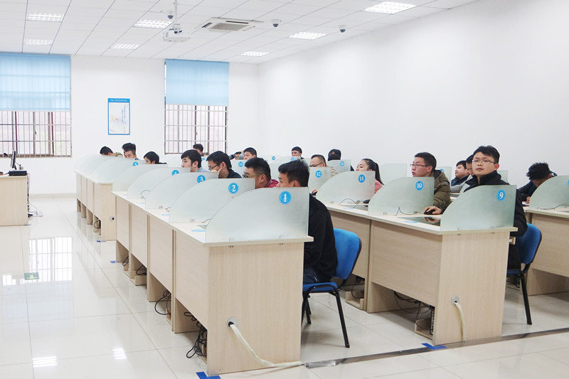 湖南省民用航空器维修人员执照考试首考在我院进行
